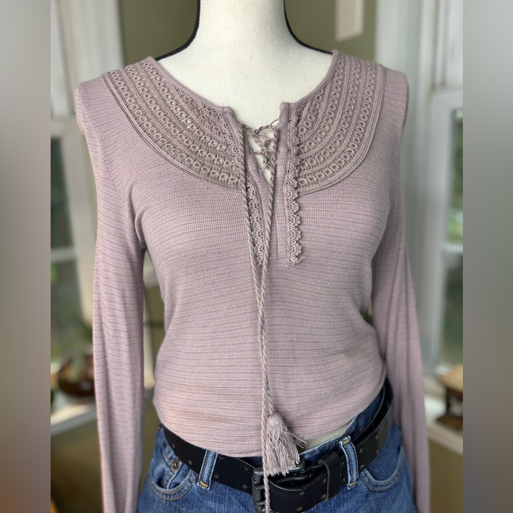 Vintage America Lace-Up embroidered knit Top in mauve size small hippie boho